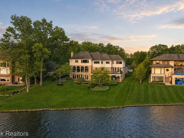 1832 Long Lake Shore Dr, Bloomfield Hills, MI 48302