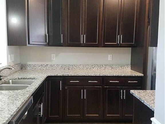 5th image of 821 S Lake Cir