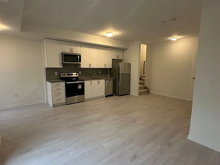 3409 Ridgeway Dr #32 — Photo 2