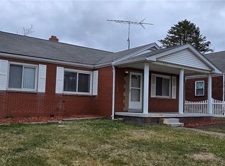 935 Carle St, Baden, PA 15005