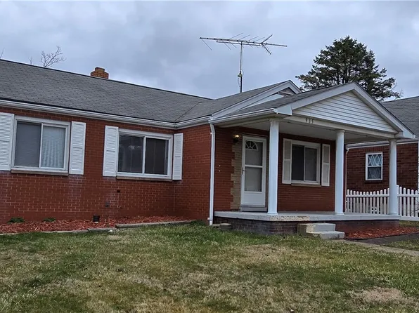 935 Carle St, Baden, PA 15005