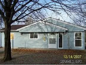 105 W Adams Dr photo 1