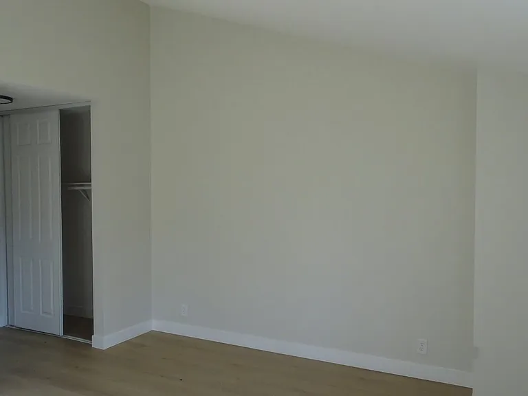 905 S Mountain Ave — Photo 7