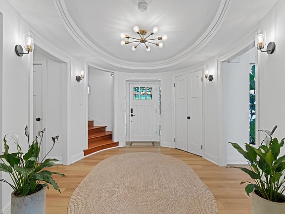 5th image of 2845 Sunbury Rd