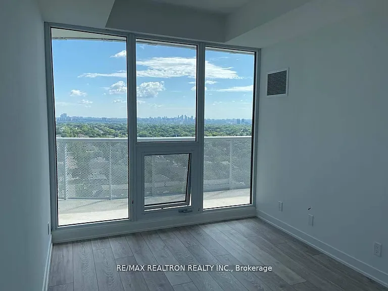 15 Holmes Ave S #1709 — Photo 17