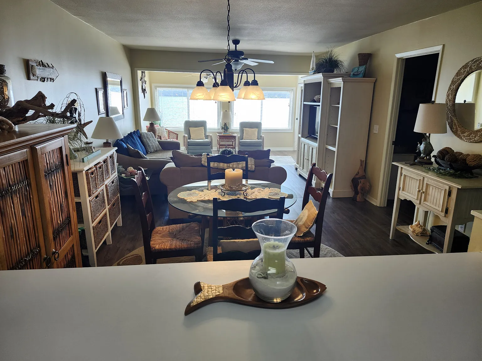 2 bed, 890 sqft, $2,000 — Photo 4