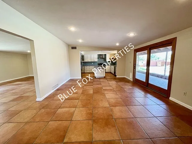 729 N Alamo Ave — Photo 10