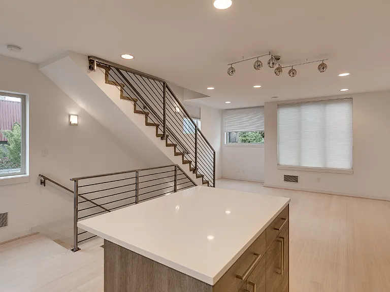 2421 NW 61st St — Photo 4