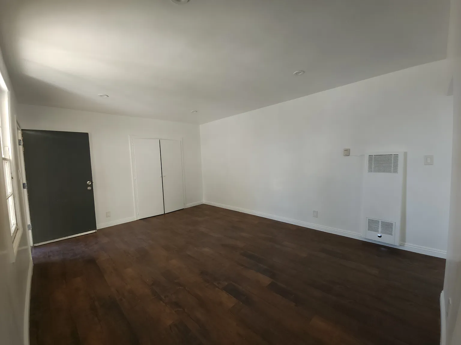 2 bed, 650 sqft, $2,450 — Photo 2