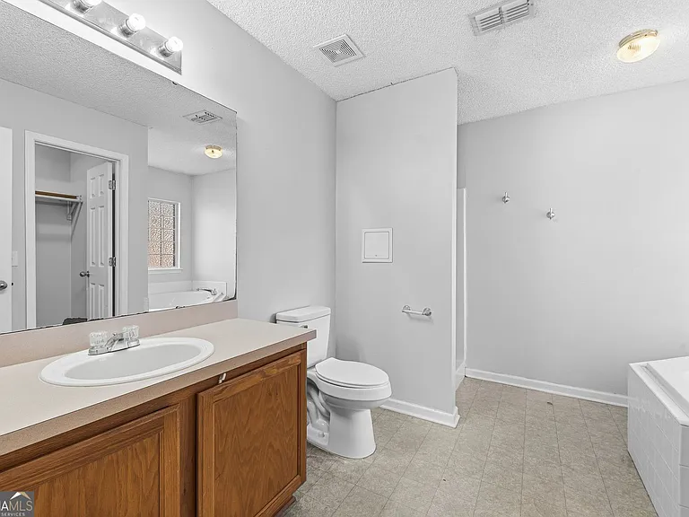 401 Maggie Way — Photo 13