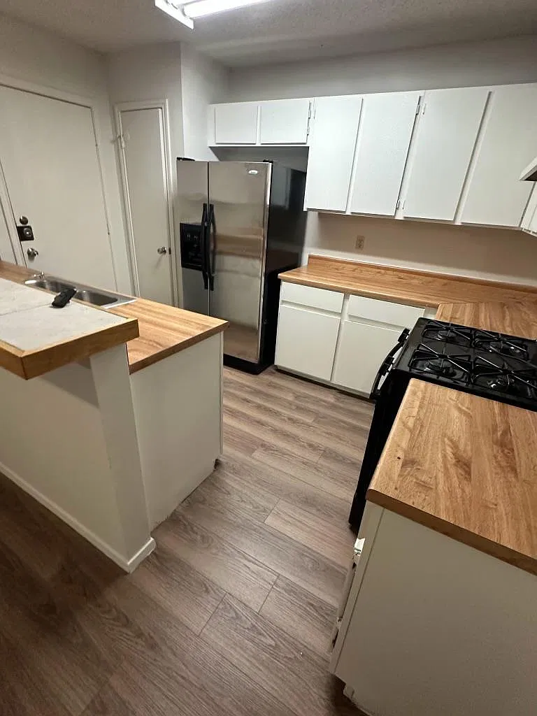 3 bed, 2.0 bath, 1065 sqft, $1,850 — Photo 3