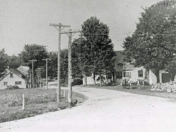 5th image of 659 North Sandwich Road