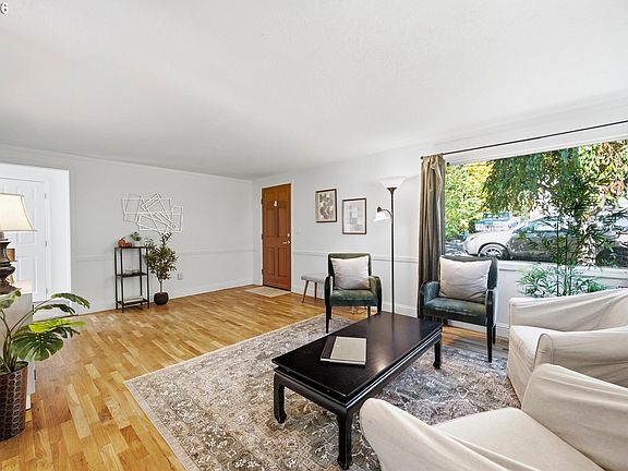 4th image of 17811 SE Cook St