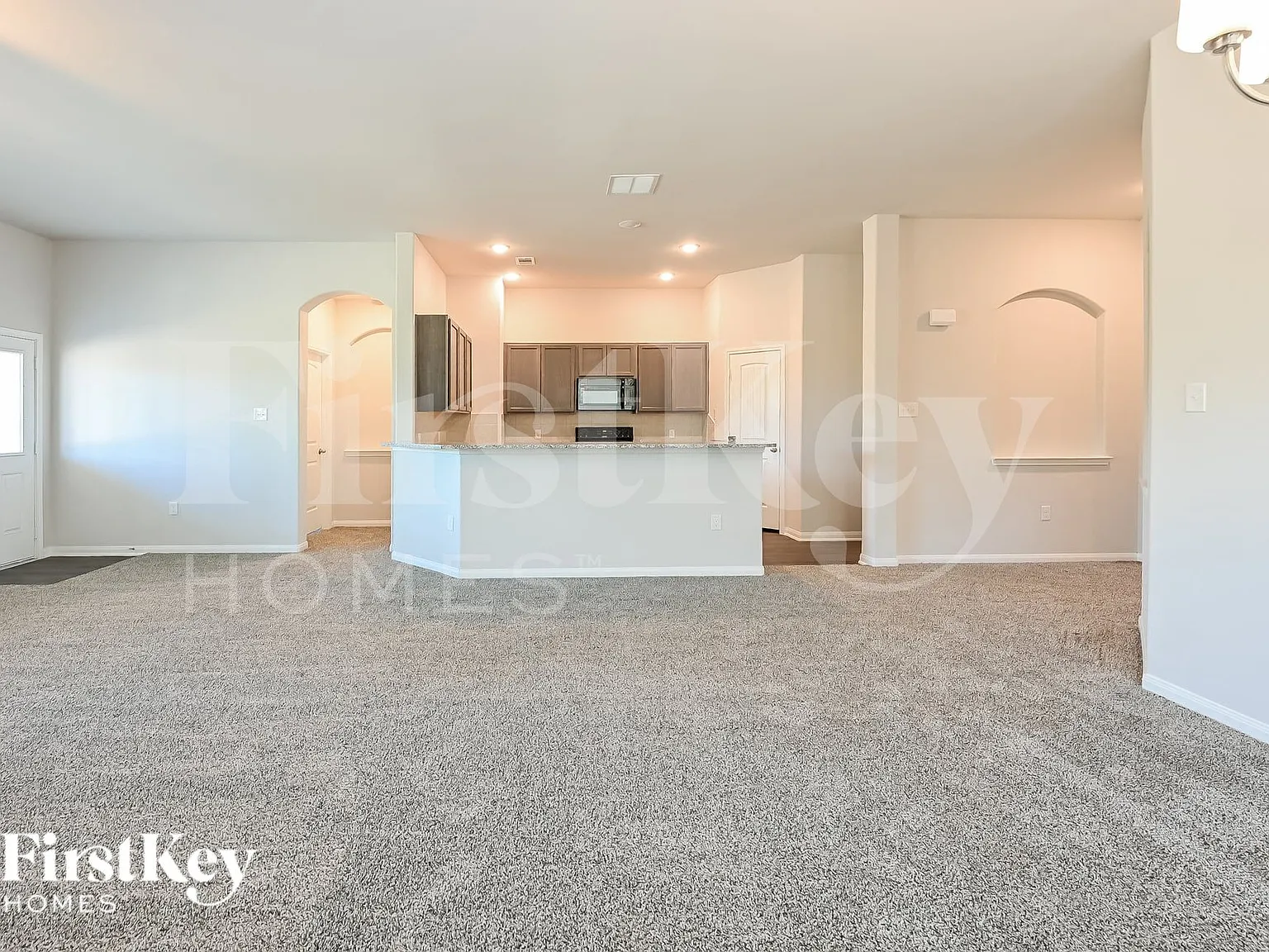 4 bed, 2.0 bath, 1845 sqft, $2,215 — Photo 3