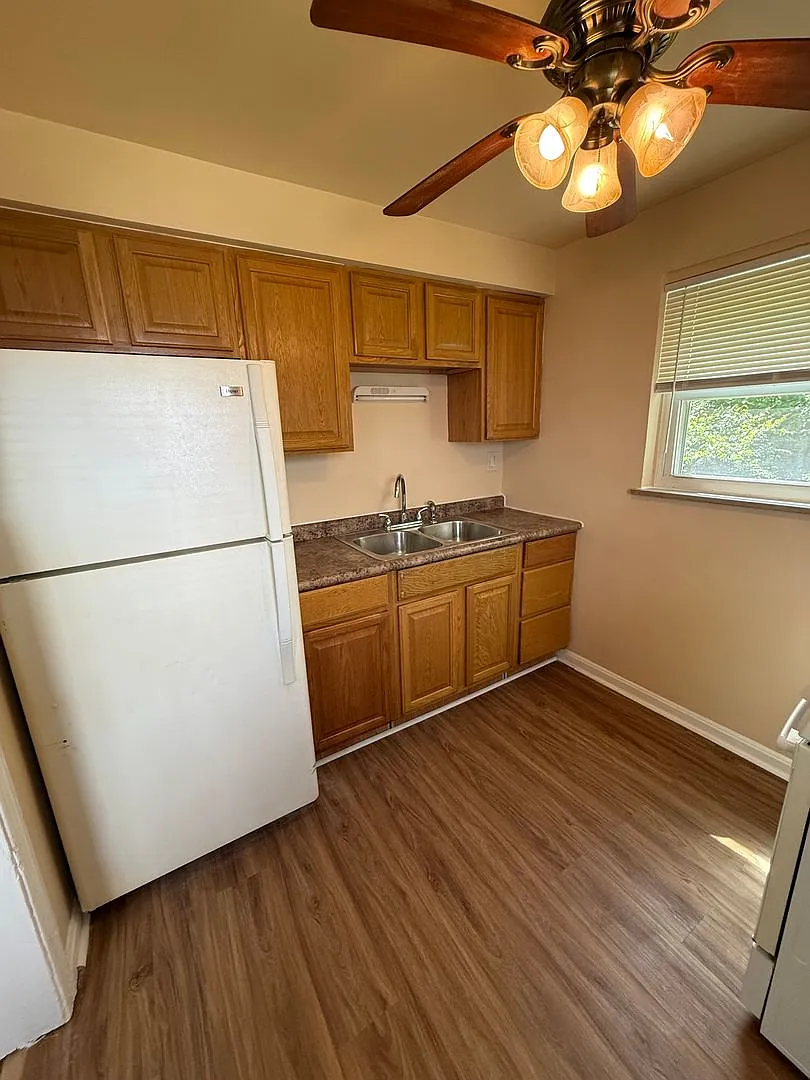39 Glen Este Pl. — Photo 2