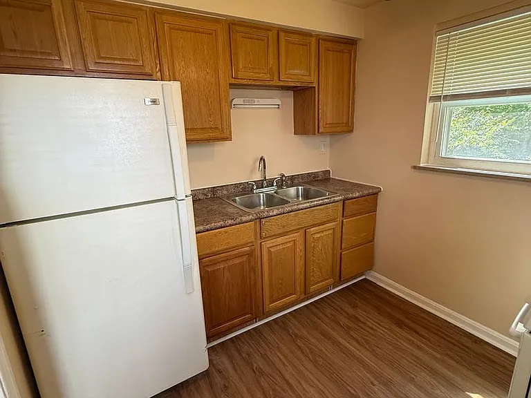 39 Glen Este Pl — Photo 3