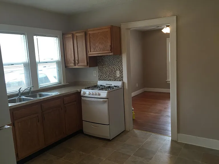 4136 Eastern Ave — Photo 6