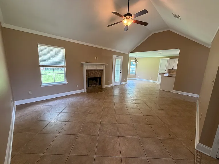 614 Alex Way — Photo 2