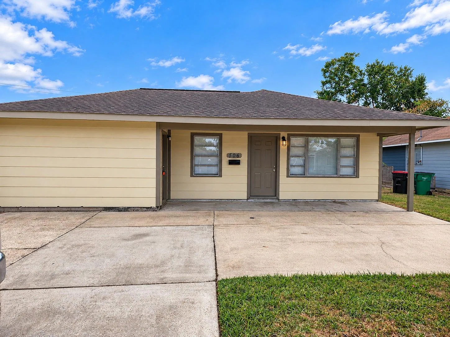 4 bed, 1.0 bath, 1510 sqft, $1,850 — Photo 1
