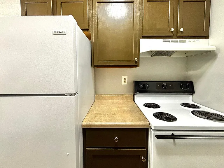 Breckenridge Davenport Apartments — Photo 38