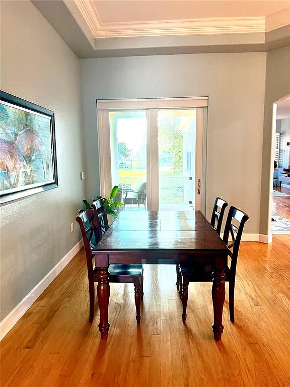 5 bed, 3.0 bath, 2290 sqft, $3,700 — Photo 4