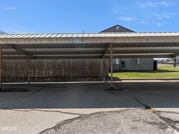 3rd image of 43244 Mound Rd