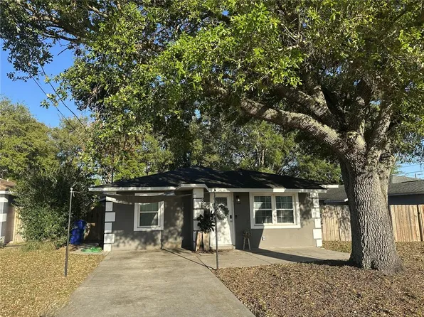 806 N JOANNA AVENUE, TAVARES, FL 32778