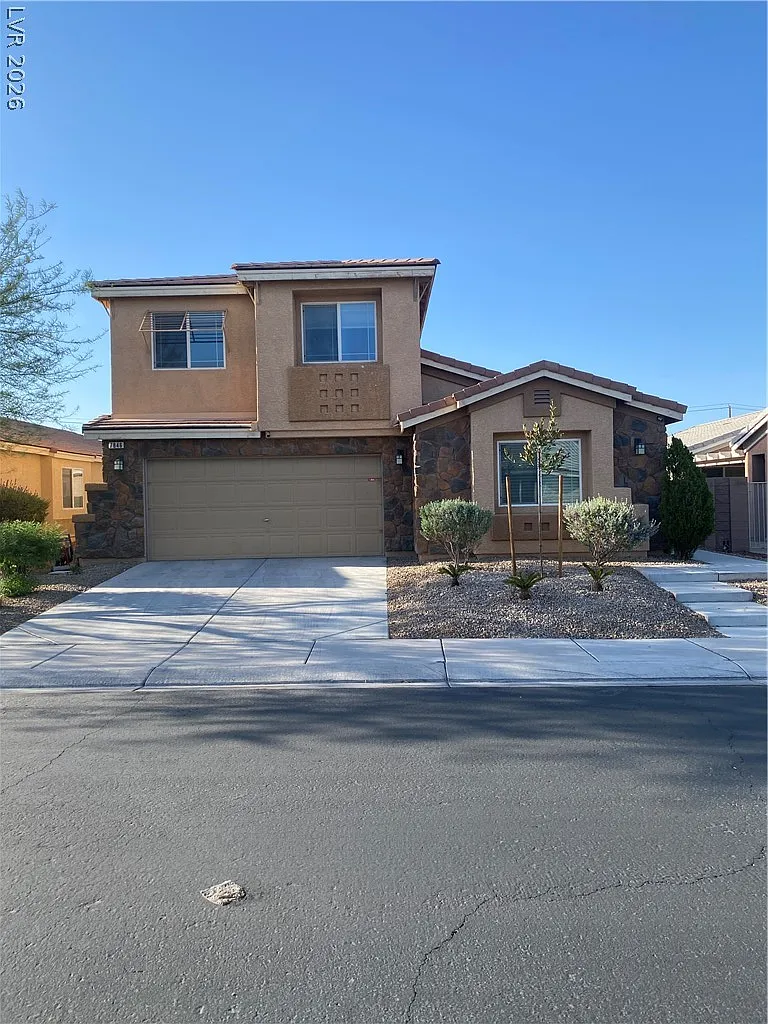 3 bed, 2.5 bath, 2312 sqft, $2,395 — Photo 2