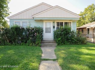 1713 Lloyd Ave, Waukegan, IL 60085