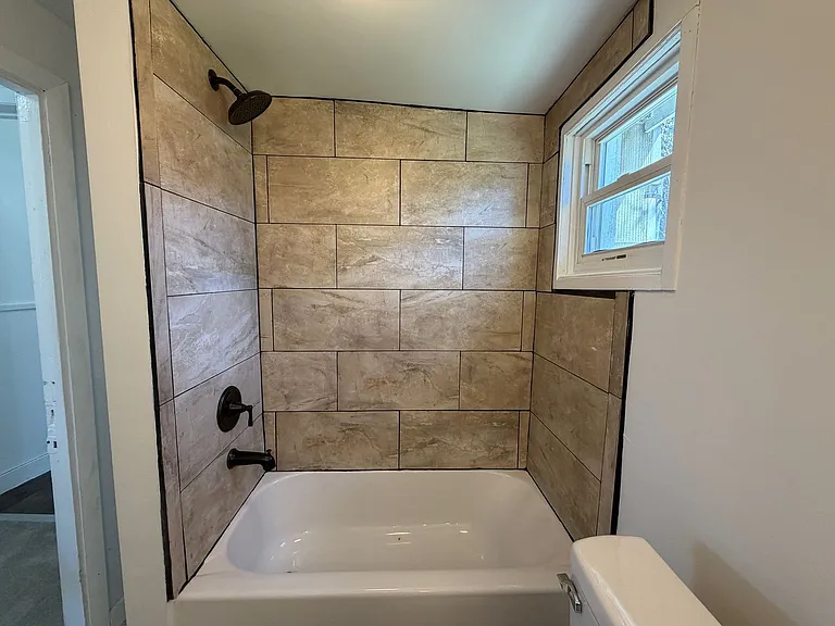 12 Long St — Photo 19
