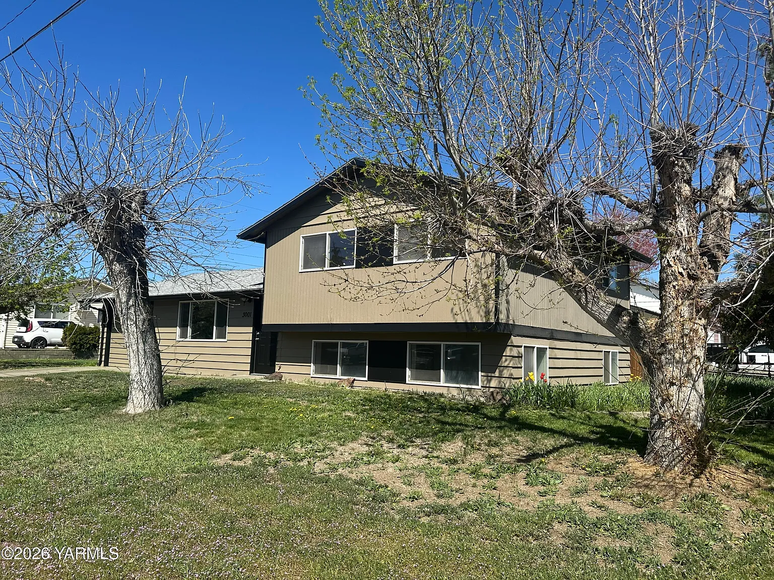3001 Clinton Way photo 1