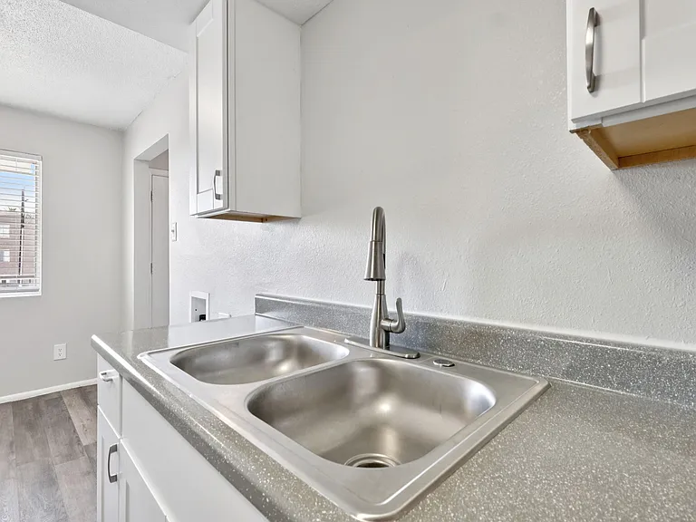 Mariposa Flats — Photo 31