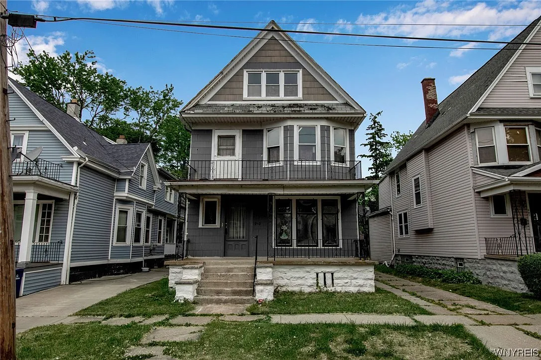 240 Landon St photo 1