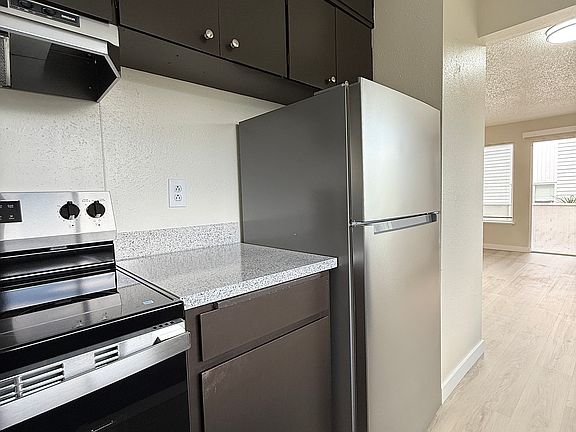 3rd image of 2902 N Carr St #5