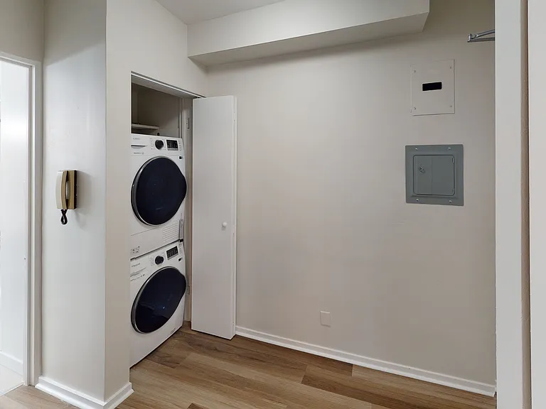 1918 Haro St #203 — Photo 5
