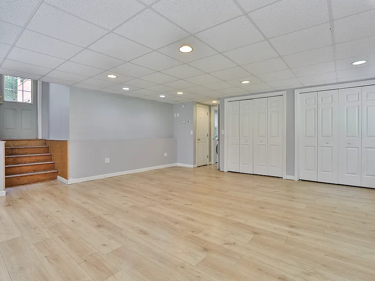 76 Groton Rd — Photo 29