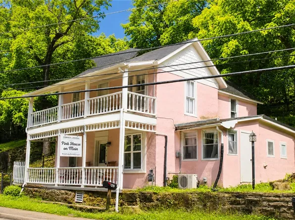 216 N Main St, Eureka Springs, AR 72632