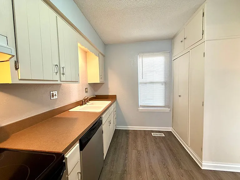 12836 W 67th St — Photo 26