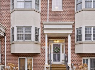 407 W Hillgrove Ave, La Grange, IL 60525