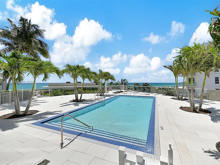 3801 Collins Ave #1102 — Photo 37
