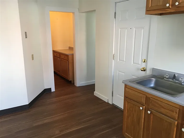 82 3rd St #1 — Photo 9