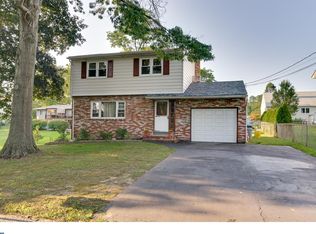 15 Oak Ave, Bordentown, NJ 08505