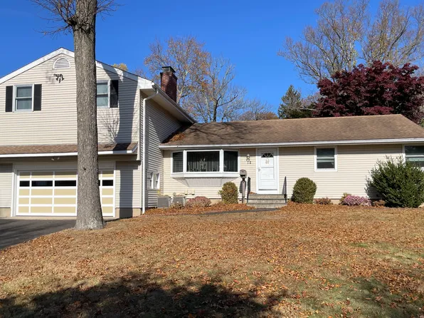 12 Rampart Road, Norwalk, CT 06854