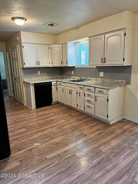 5th image of 385 Gansevoort Road