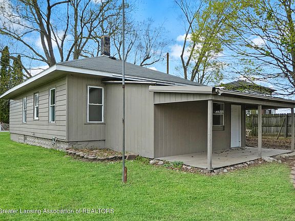 2nd image of 2881 Devine Rd