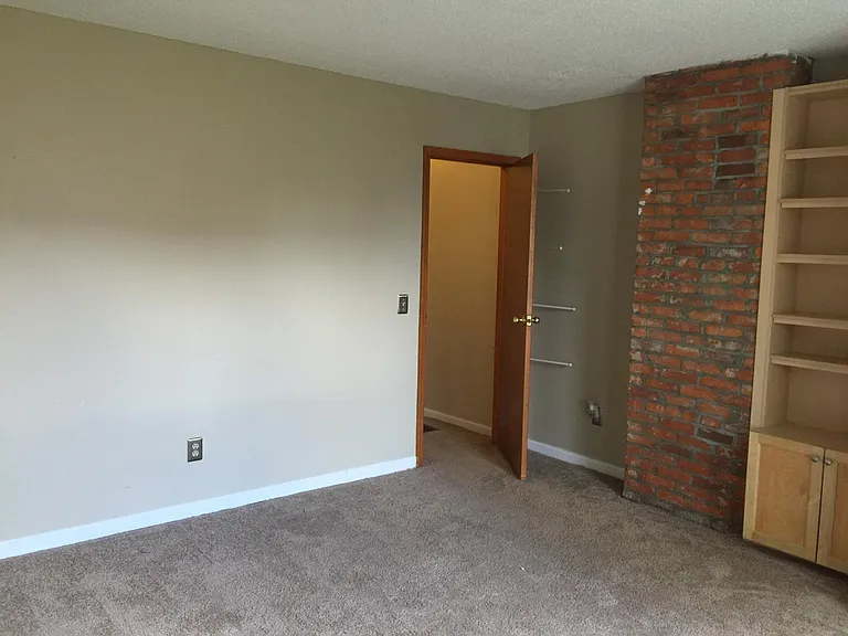 1020 Highland St — Photo 11