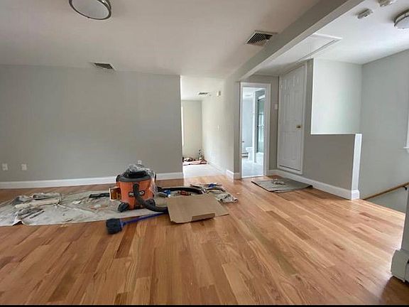4th image of 15 Main St #1