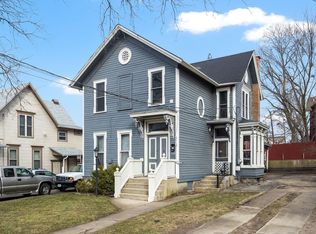 312 North St, Elgin, IL 60120