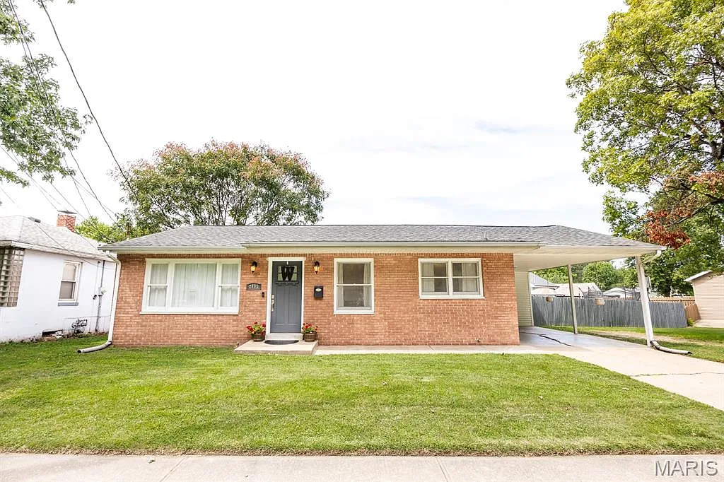 2805 Benton St photo 1