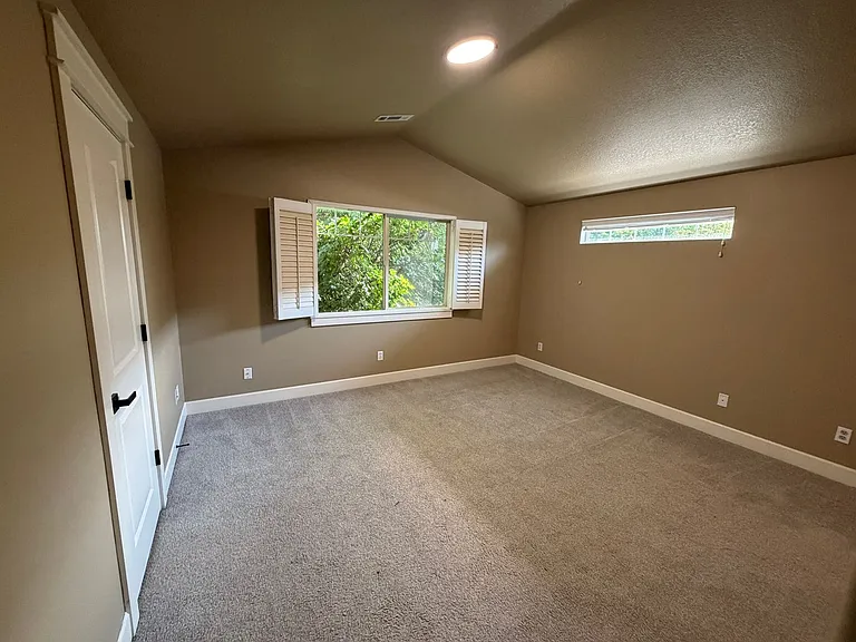 19405 SE 33rd St — Photo 14